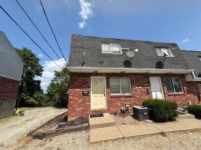 Property Photo: 345 Dersam St 335 PA 15133
