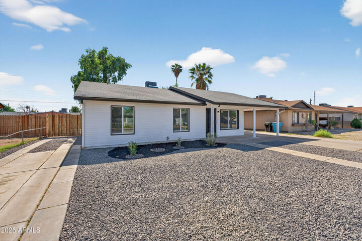 Property Photo: 5039 W Vernon Avenue AZ 85035