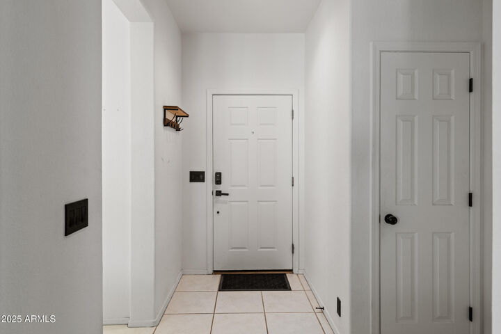 Property Photo:  1140 S Rockwell Street  AZ 85296 