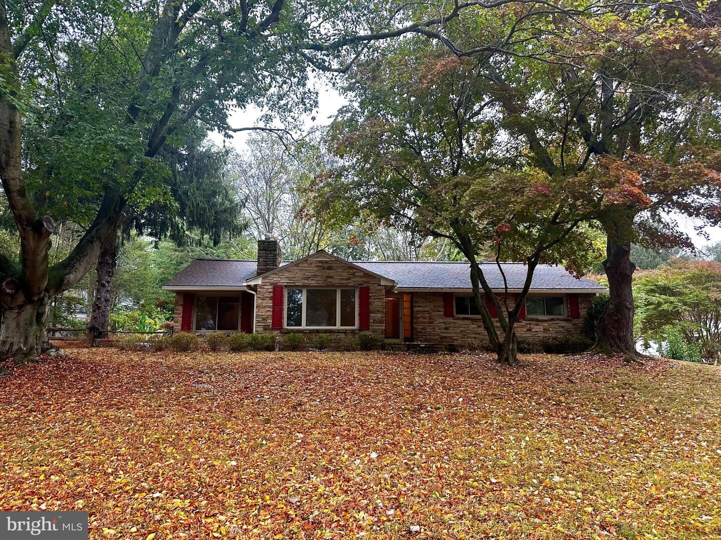 Property Photo:  1 High Acres Drive  NJ 08628 