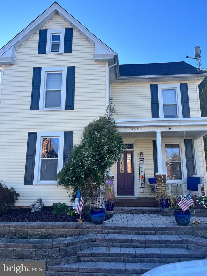 Property Photo:  208 Hamilton Avenue  PA 17268