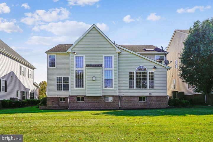 Property Photo:  5716 Macintosh Loop  VA 20169 