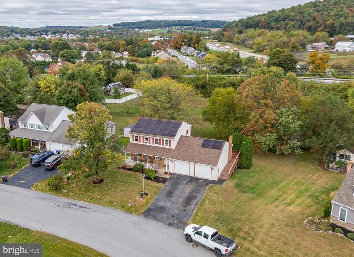 Property Photo: 1238 Millrace Run PA 17555