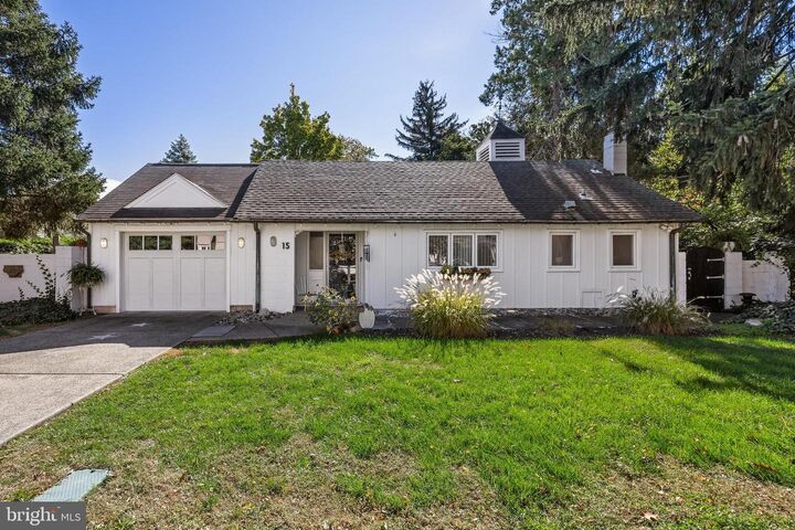 15 Carriage House Lane  Riverton NJ 08077 photo