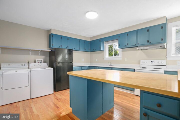 Property Photo: 420 Dunmore Street VA 22401