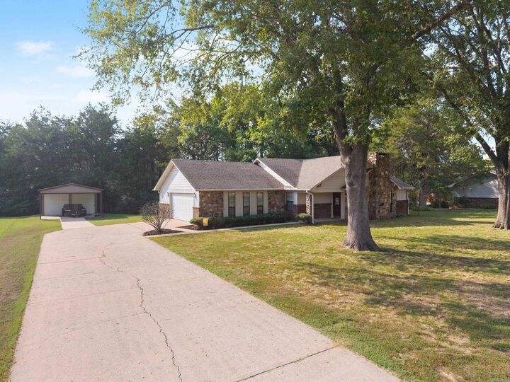 Property Photo:  3 New Oxford Road  AR 72034