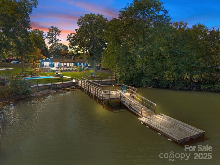 Property Photo:  255 Topsail Road  NC 28146