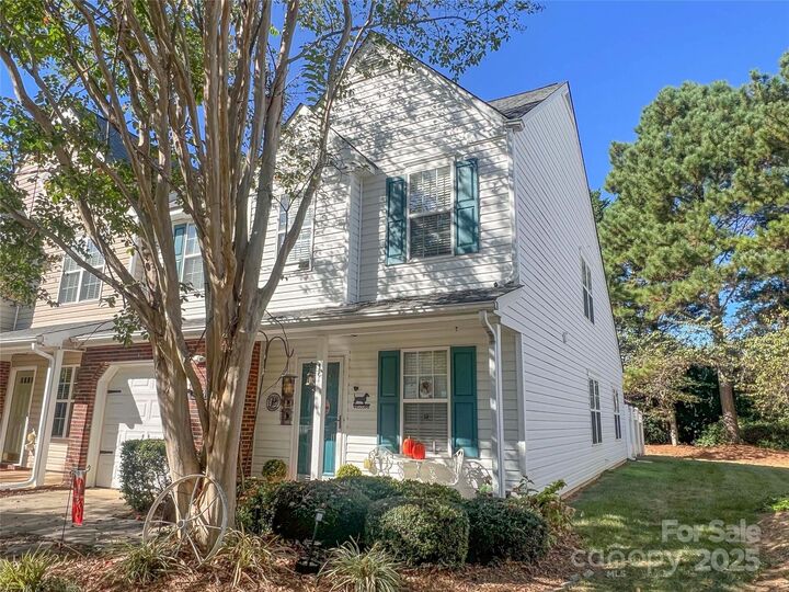 Property Photo: 8640 Robinson Forest Drive NC 28277