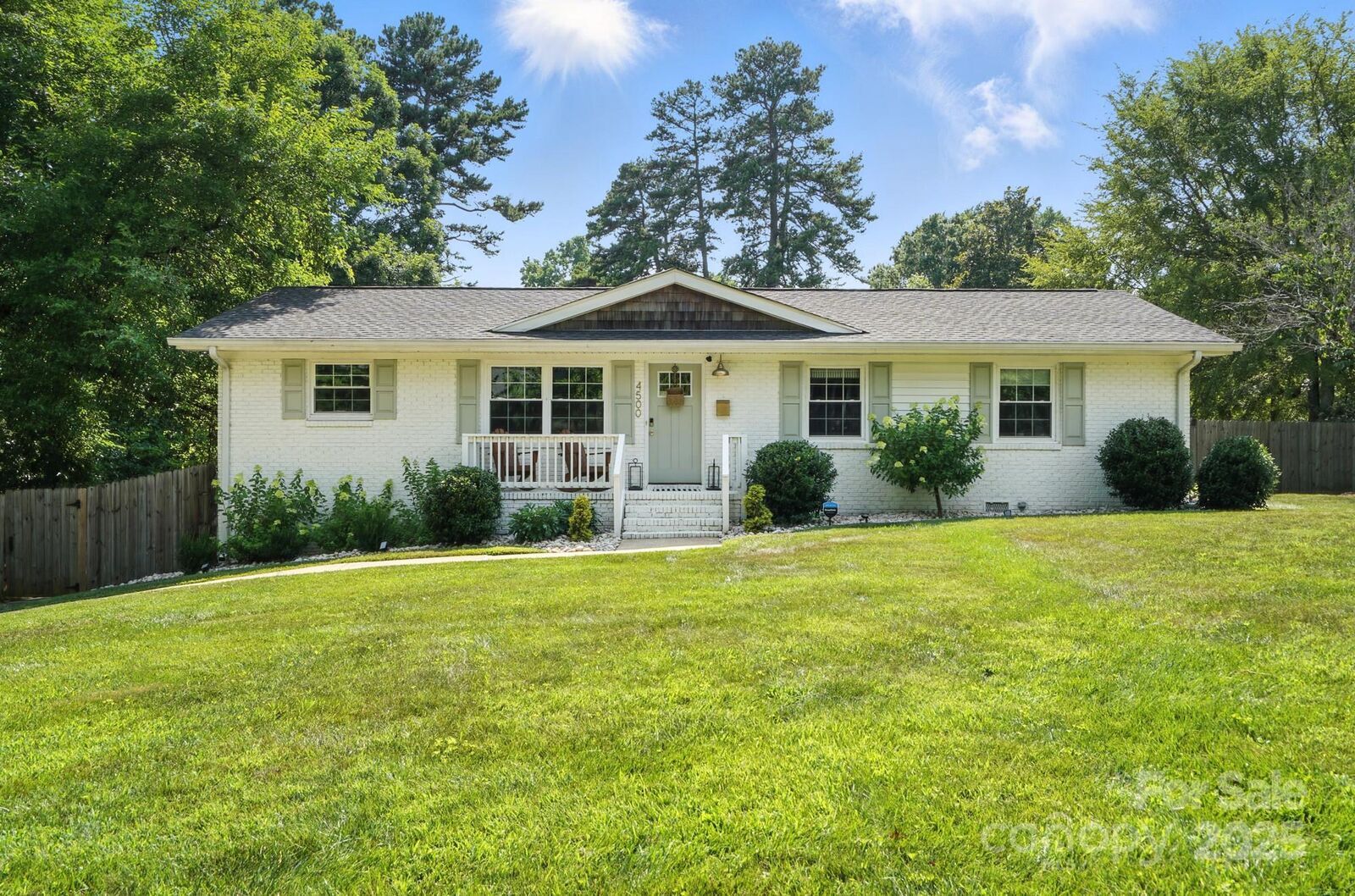 Property Photo: 4500 Gainesborough Road NC 28205