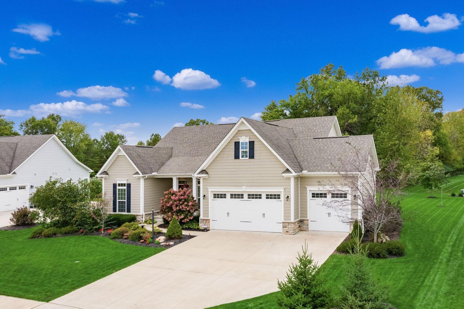 Property Photo: 7454 Paradisio Drive OH 43021
