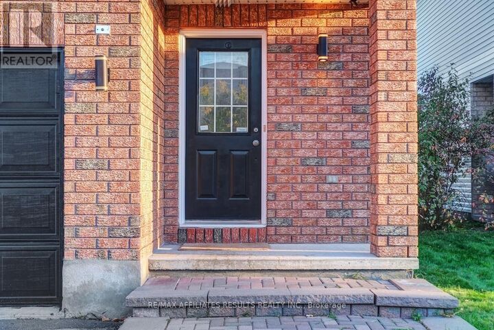 Property Photo: 29 Calaveras Avenue ON K2J 4Z8