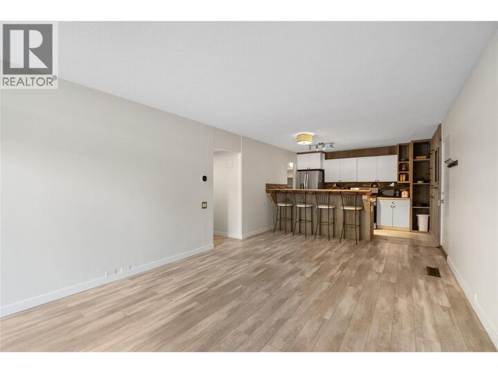 Property Photo: 353 Boyce Crescent 14 BC V1Y 5Z7