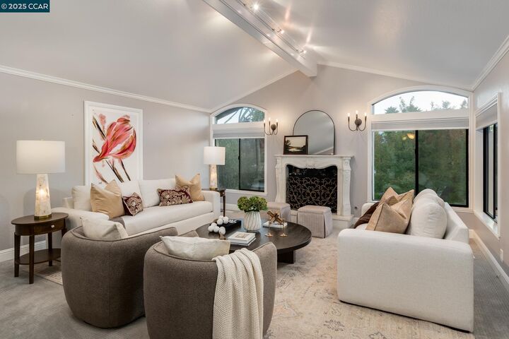 Property Photo: 13 Kemp Ct CA 94507