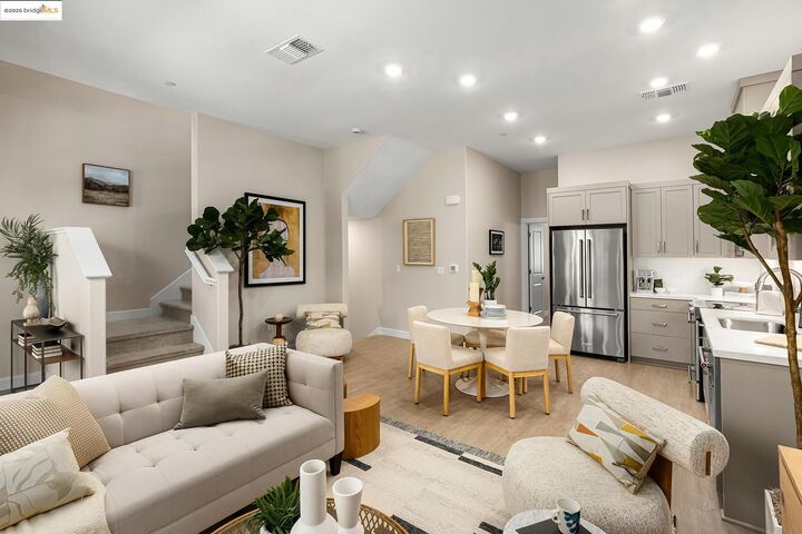 Property Photo: 28954 Parkwood Lane 66 CA 94544