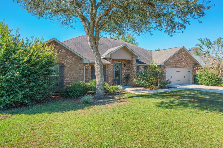 Property Photo: 4675 Chanteuse Parkway FL 32539