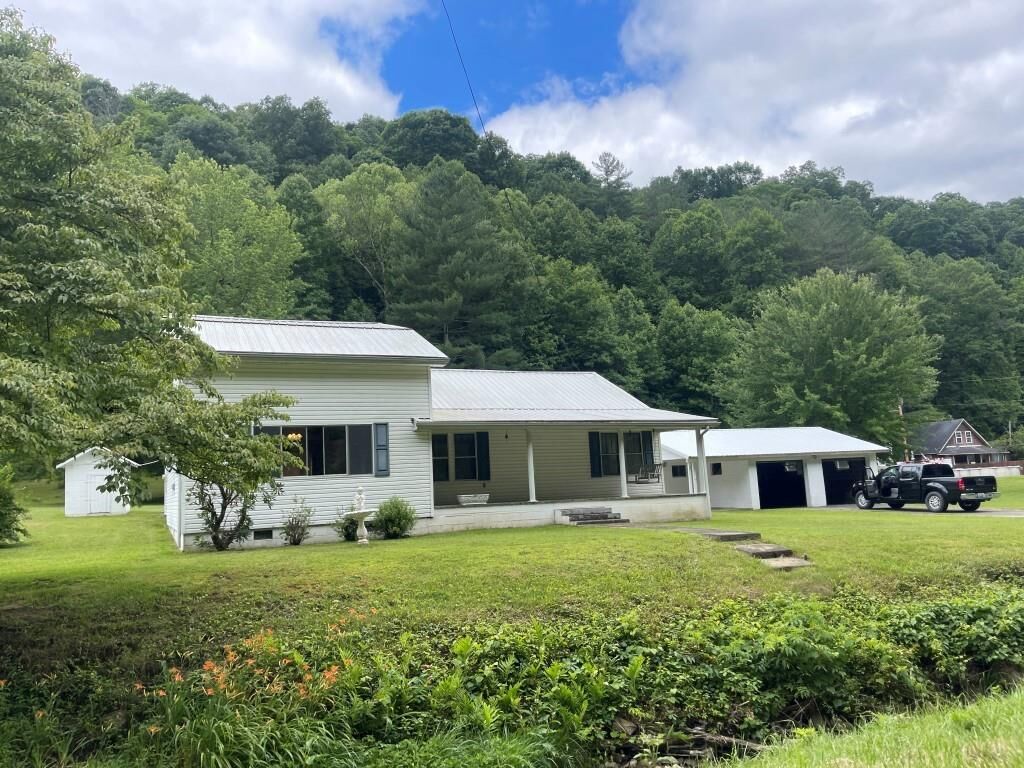 Property Photo: 2267 Meathouse Road KY 41519
