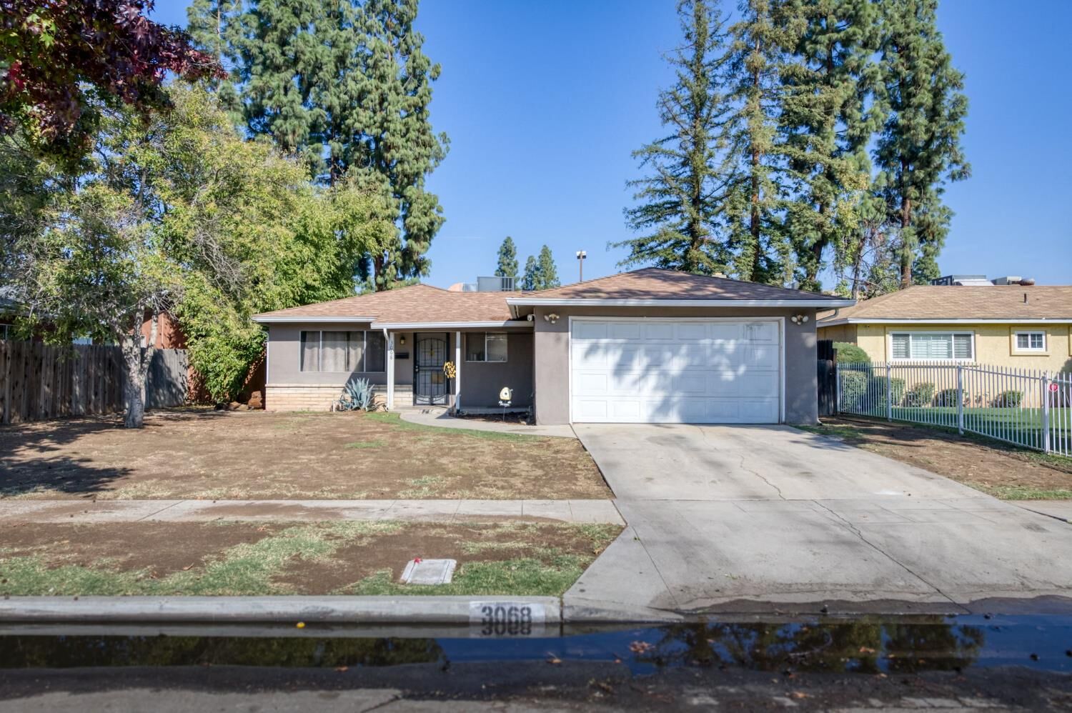 Property Photo: 3068 W Fairmont Avenue CA 93722