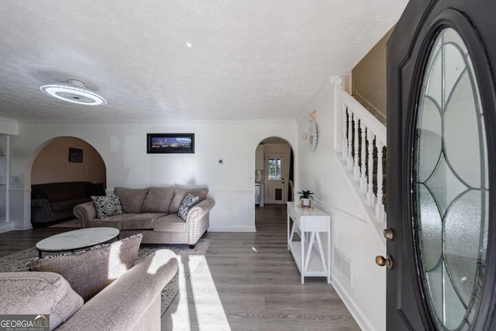 Property Photo: 1757 Summit Creek Way GA 30052