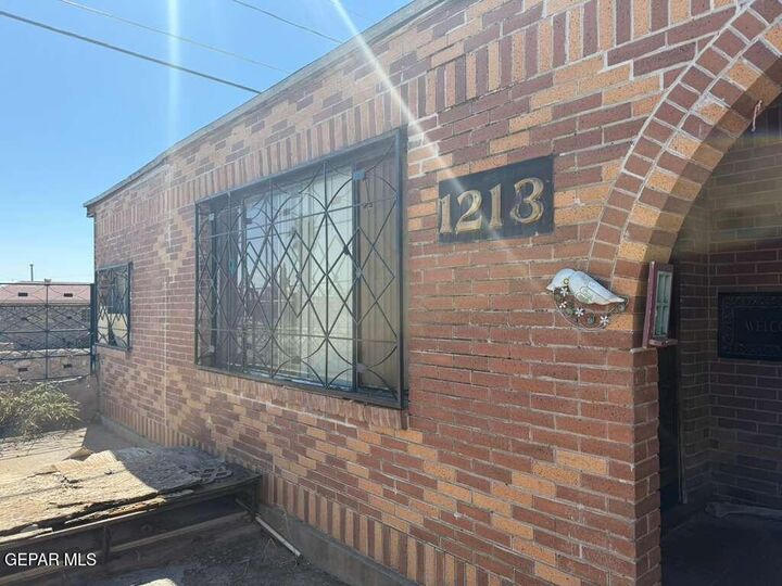 Property Photo:  1213 N Boone Street  TX 79903 