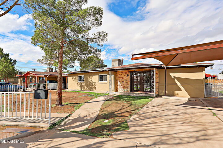 Property Photo: 443 Cadwallader Drive TX 79915