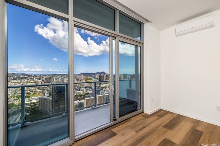 1515 Liona Street 4407  Honolulu HI 96814 photo