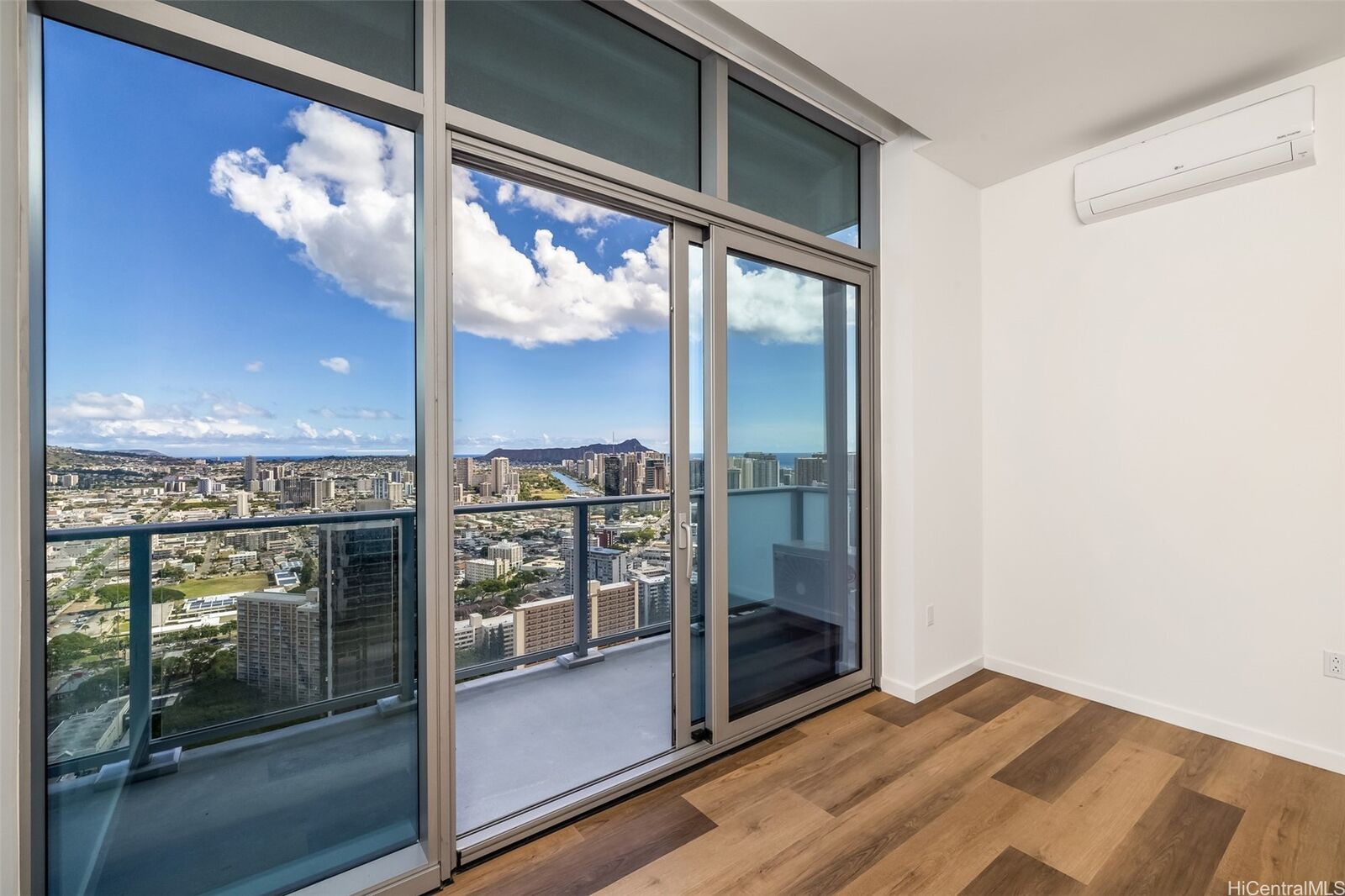 Property Photo: 1515 Liona Street 4407 HI 96814