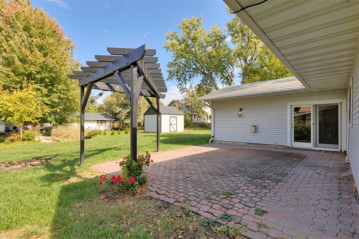 Property Photo: 1206 S 14th Avenue W IA 50208