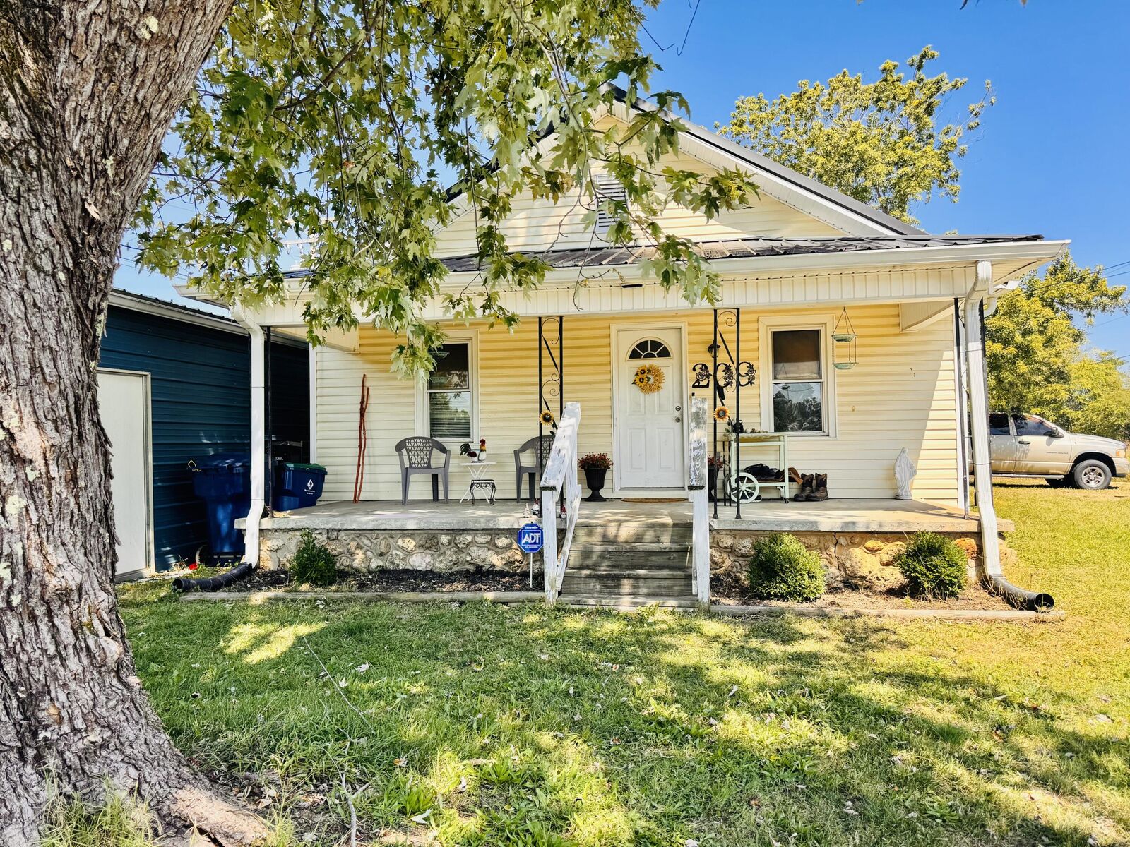 Property Photo: 209 Orchard Street KY 42553