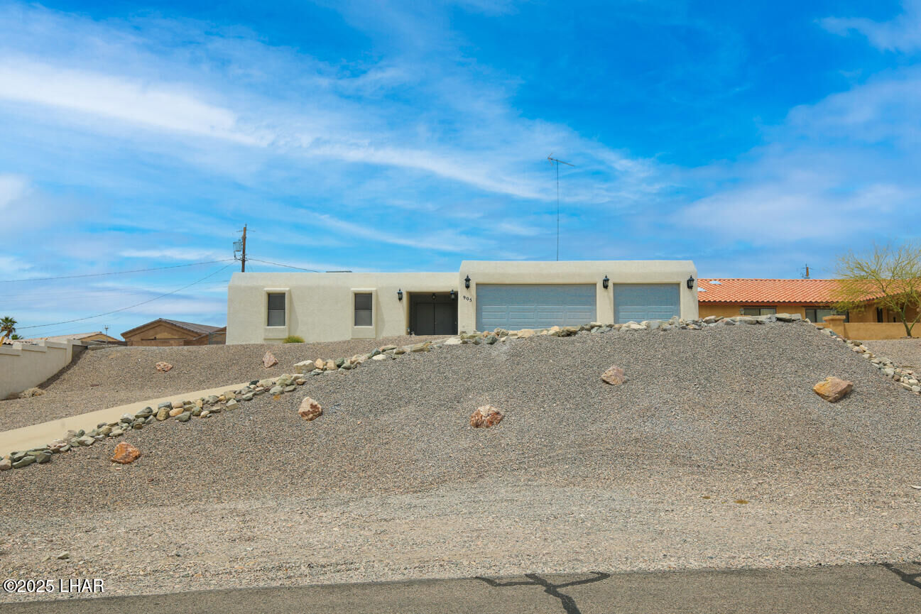 Property Photo: 905 Paso Dr AZ 86406