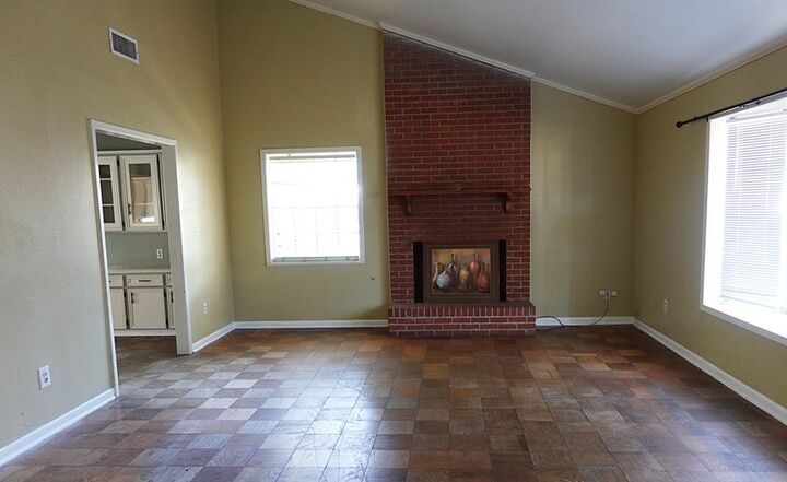 Property Photo: 1103 Jefferson TX 75904