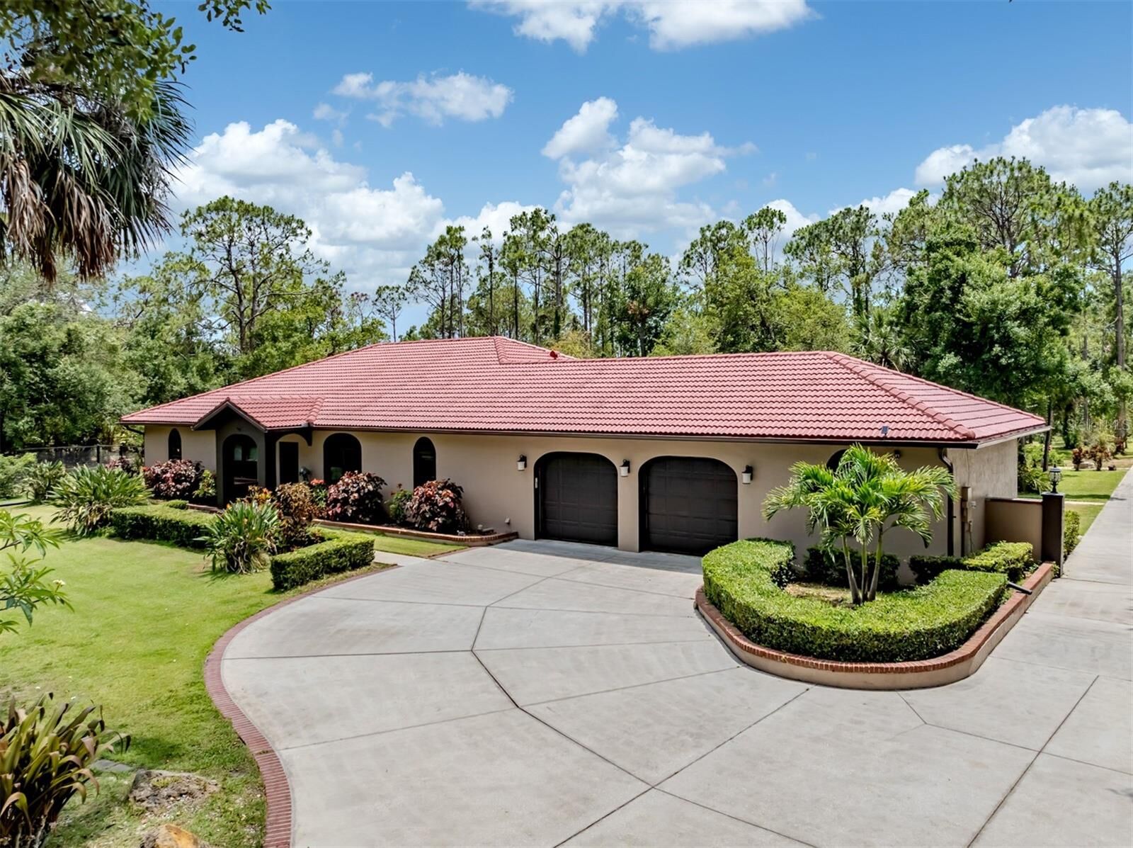 Property Photo:  1401 Pelican Lane  FL 34286 