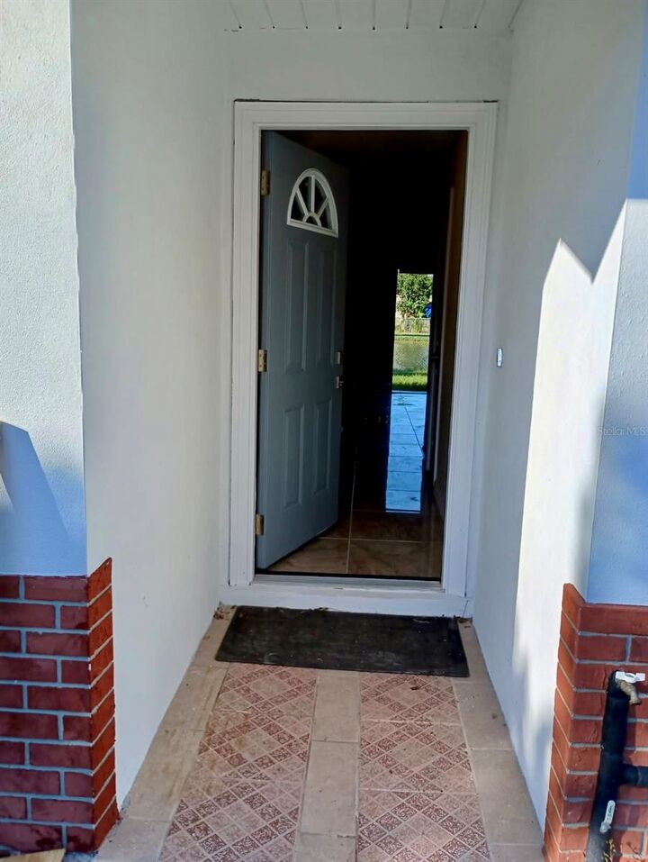 Property Photo: 6905 Longmeade Lane FL 32822