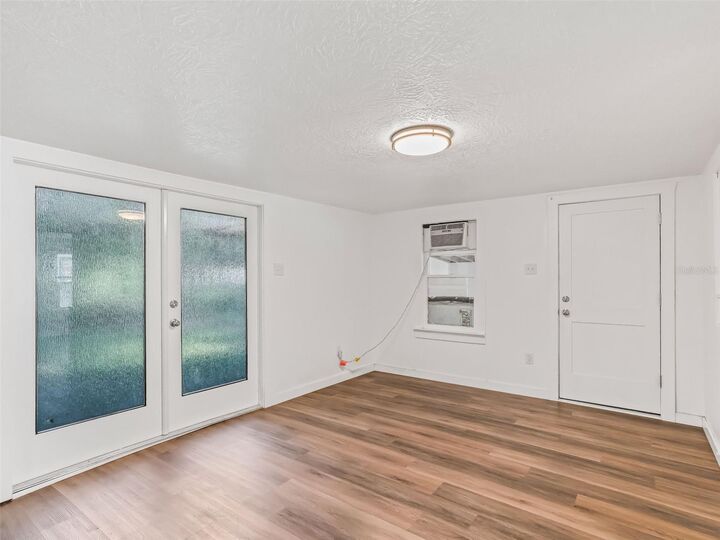 Property Photo:  2850 Cr 423  FL 33538