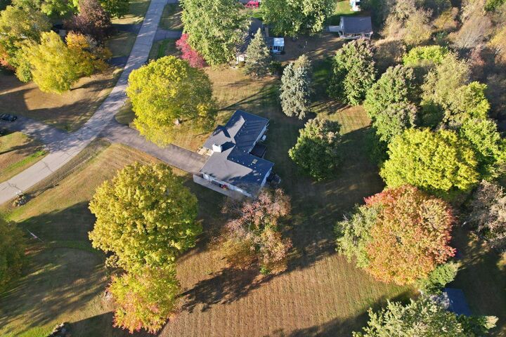 Property Photo:  5156 Elizabeth Lane  MI 48003