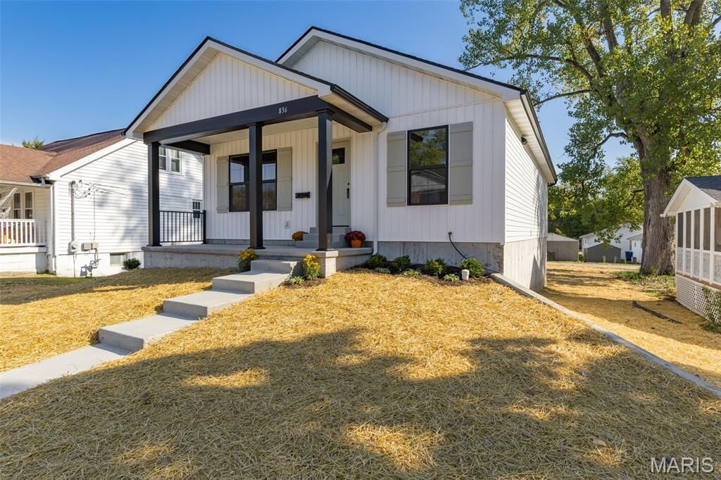 Property Photo: 836 Vine Street MO 63028