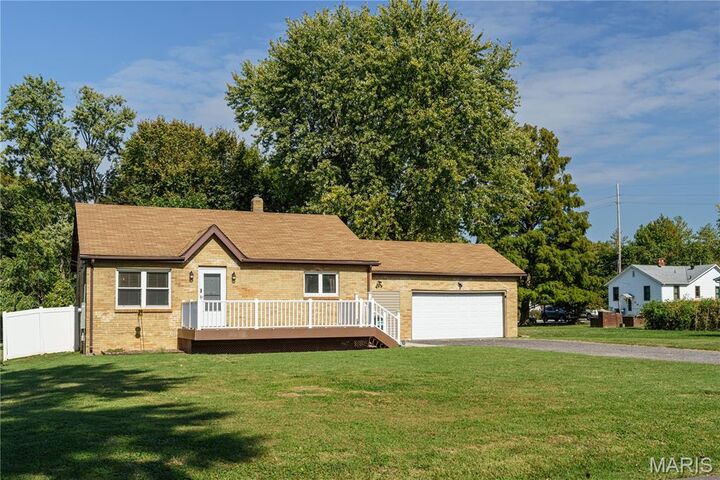 Property Photo: 9709 Avalon Drive IL 62208