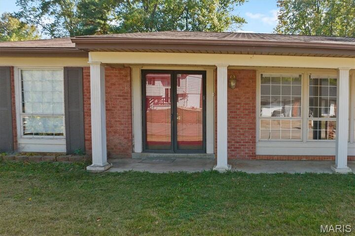 Property Photo:  372 Roanoke Drive  IL 62221 