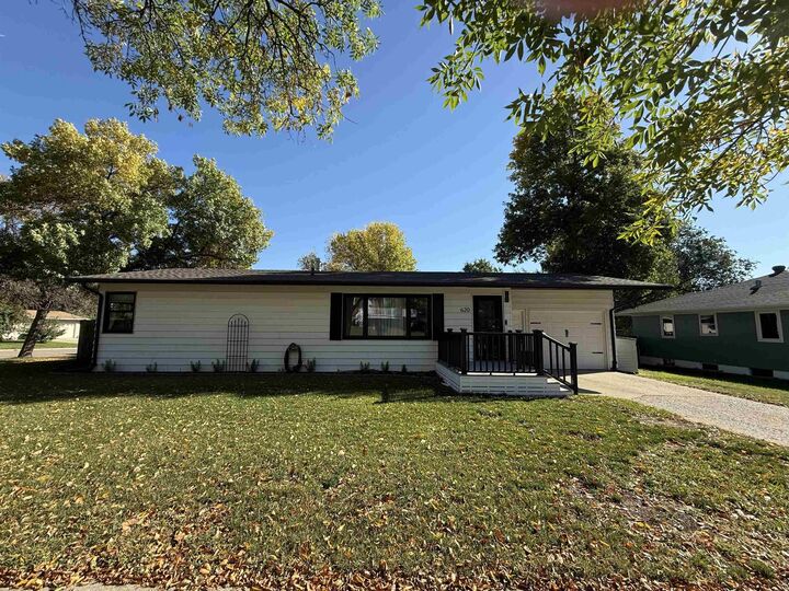 Property Photo: 620 21st St NW ND 58703
