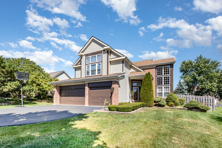 1334 Richmond Lane  Bartlett IL 60103 photo