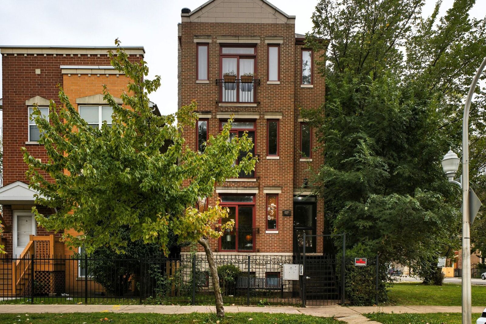 Property Photo: 2955 W Wilcox Boulevard 3 IL 60612