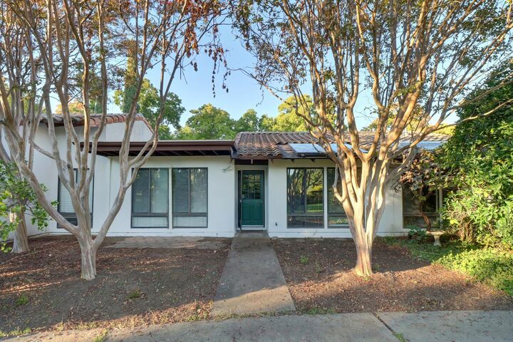 Property Photo: 2526 Overhill Lane CA 95616