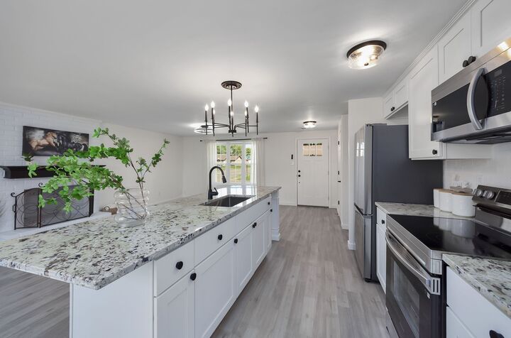 Property Photo: 5 Raintree Cv TN 38305