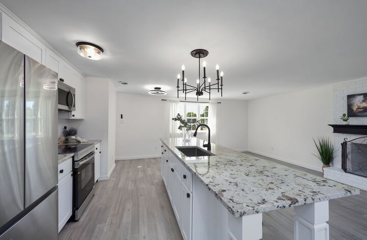 Property Photo:  5 Raintree Cv  TN 38305 