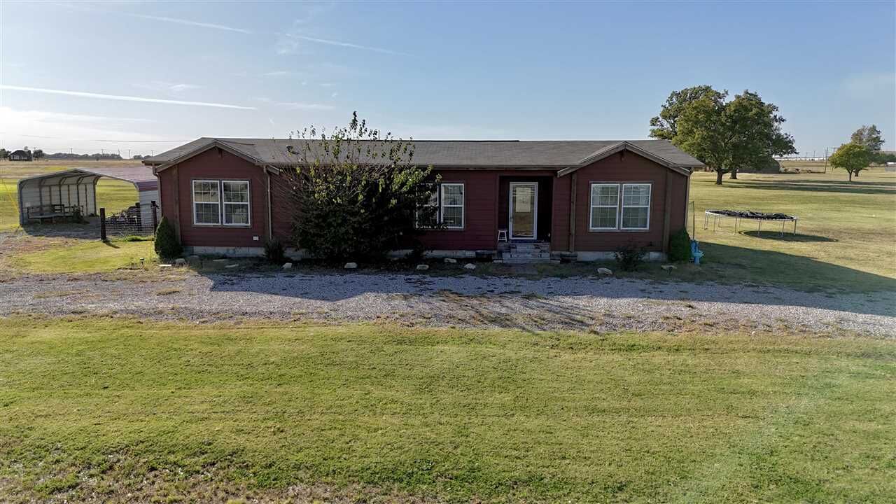 Property Photo:  501 S 21st Street  OK 74631 