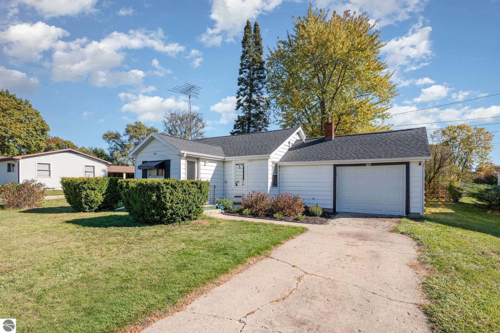 Property Photo:  208 N Bradley Street  MI 48858 