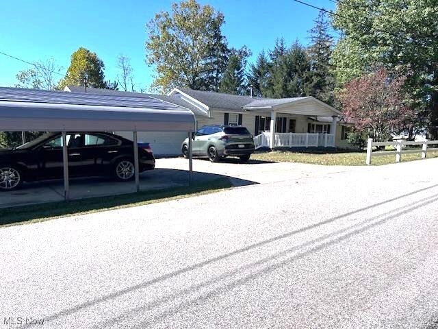 135 Dupont Circle  Washington WV 26181 photo