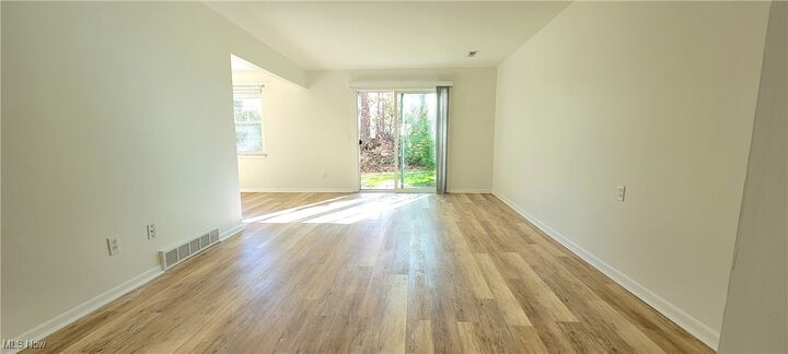 Property Photo: 1780 Rolling Hills Drive B OH 44087