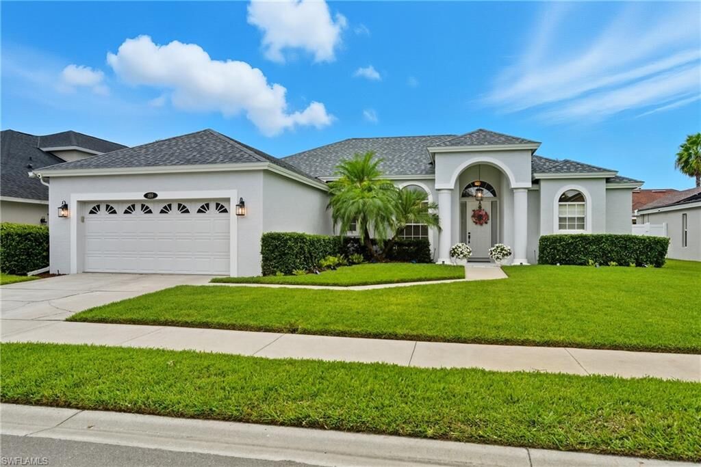 Property Photo: 189 Skipping Stone Ln FL 34119