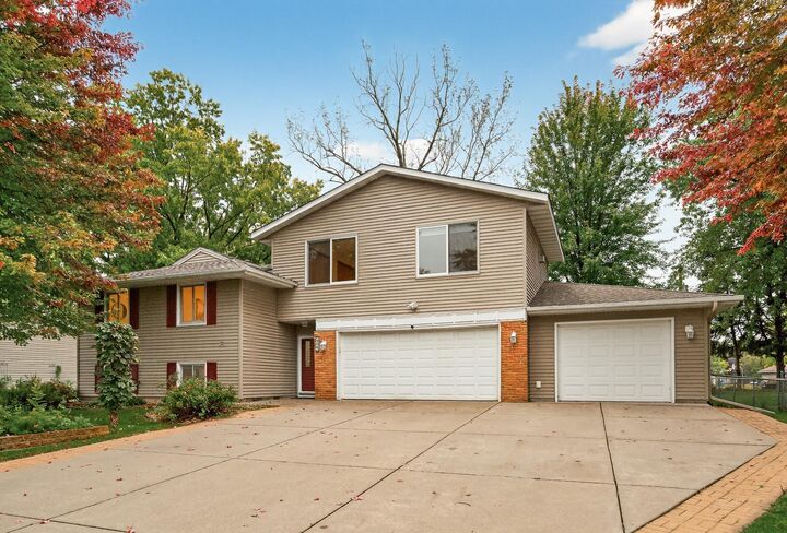 Property Photo: 834 Fireside Drive MN 55124