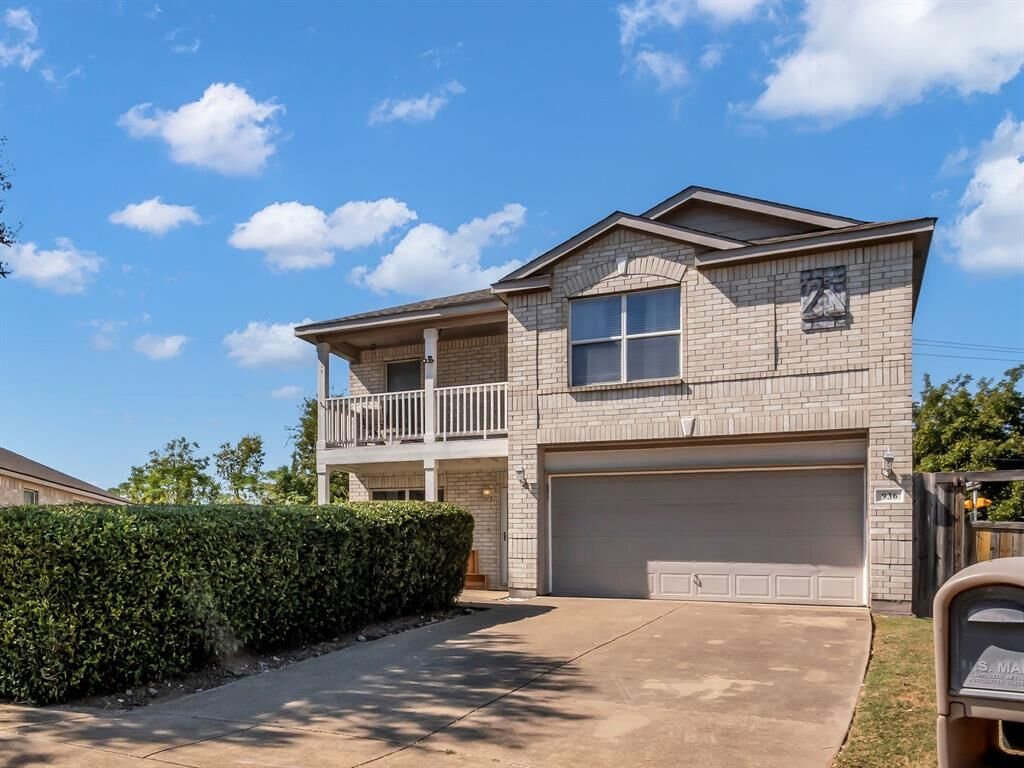 Property Photo: 936 Sunrise Lane TX 75141